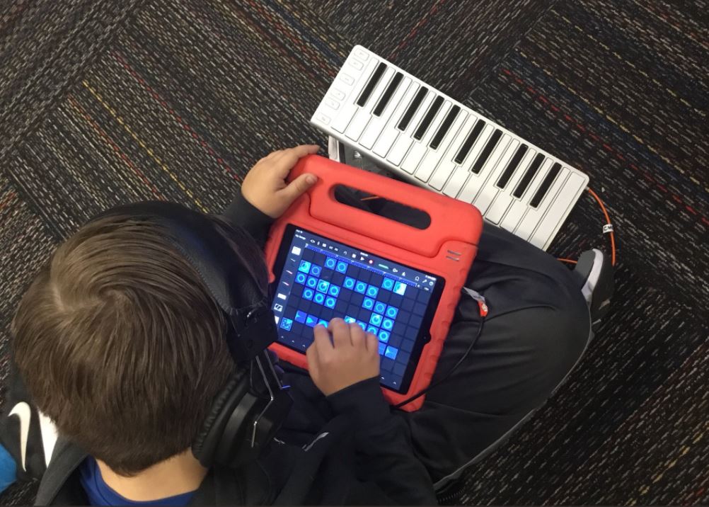 Students Create Music with Garage Band